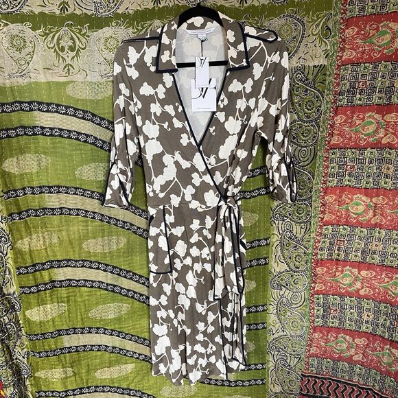 NWT Diane Von Furstenberg Faith Camo/ Navy Print Silk Jersey Wrap Dress Size 10 - Picture 2 of 16